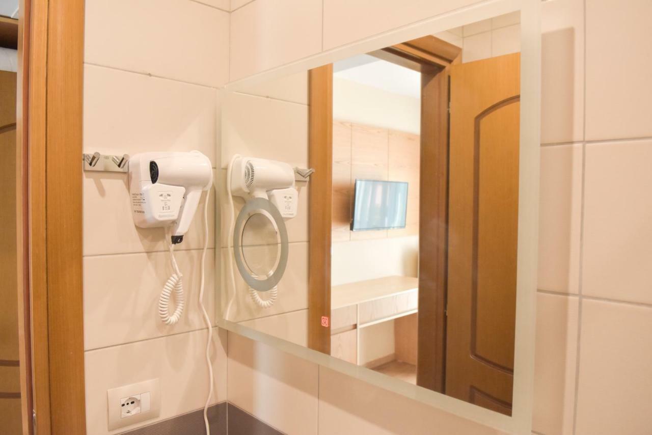 Hotel Lahuta Bajram Curri Bagian luar foto
